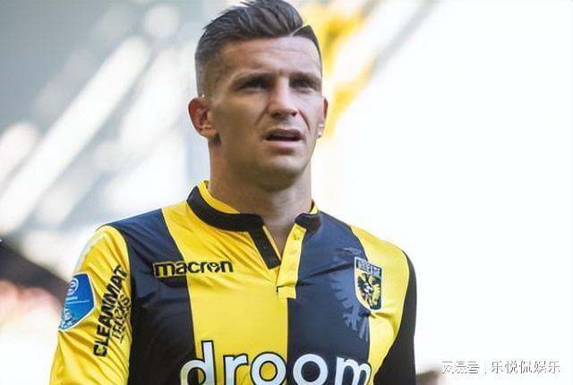 竞技场上的 竞技场上的